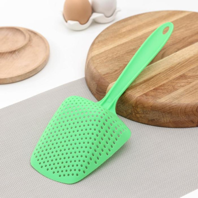 743341